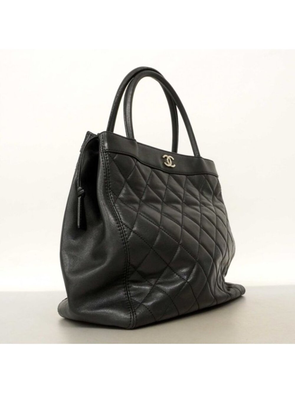Chanel Tote Quilted Lambskin Black Silver - Picture 2 of 10
